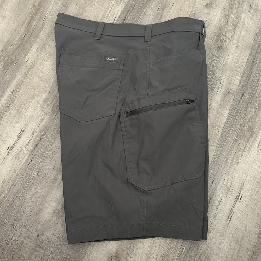 EDDIE BAUER Shorts Mens 38 Tech Short Gray Zip Pocket Flat Front Hybrid